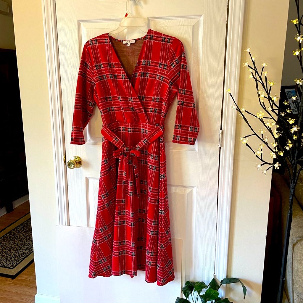 Chaus New York Red White And Black V-Neck Dress With Tie Belt Like New Plaid